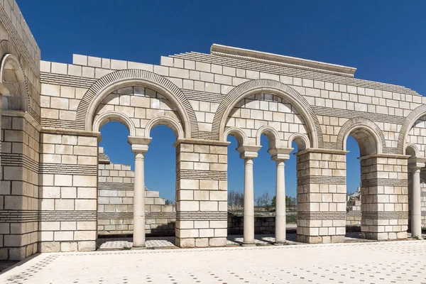 Büyük Bazilikası kalıntıları ilk Bulgar İmparatorluğu Pliska, Bulgaristan başkenti yakınındaki