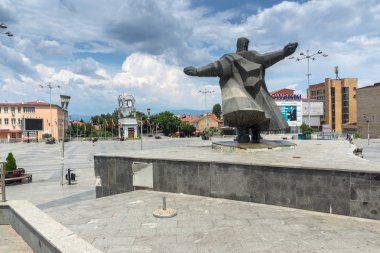 Ustrumca, Makedonya - 21 Haziran 2018: Anıt, Gotse Delçev kasaba Ustrumca,, Makedonya Cumhuriyeti Merkez Meydanı