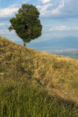 Ograzhden dağın, Blagoevgrad bölge, Bulgaristan günbatımı manzara