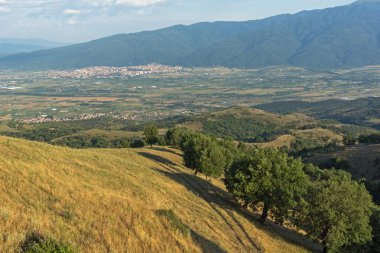 Ograzhden dağın, Blagoevgrad bölge, Bulgaristan günbatımı manzara