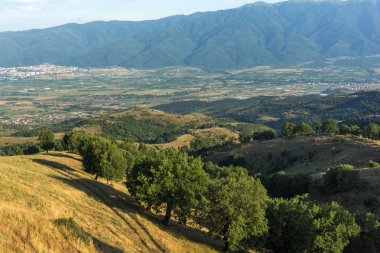 Ograzhden dağın, Blagoevgrad bölge, Bulgaristan günbatımı manzara