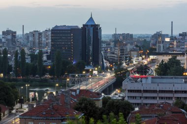 Plovdiv, Bulgaristan - 24 Mayıs 2018: Nebet Tepe tepe, Bulgaristan Plovdiv şehir gece panoramik cityscape