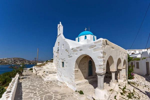 Chuch Bianco Nella Città Parakia Isola Paros Cicladi Grecia — Foto Stock