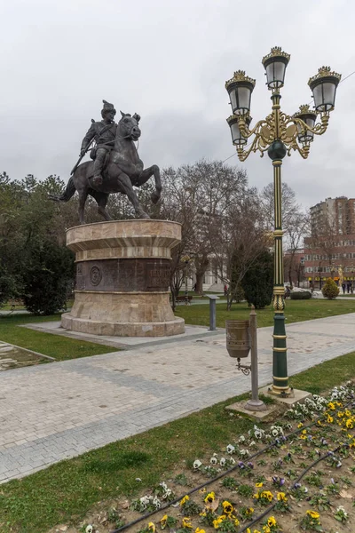 スコピエ マケドニア共和国 2018 記念碑およびマケドニア共和国のスコピエ市内中心部の公園 — ストック写真