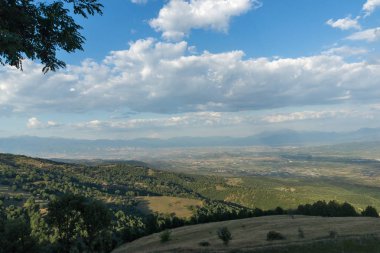 Ograzhden dağın ve Petrich Valley, Blagoevgrad bölge, Bulgaristan günbatımı manzara