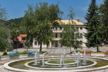 Godech, Bulgaristan - 14 Temmuz 2014: Kasaba, Godech, Sofia Region, Bulgaristan Merkezi