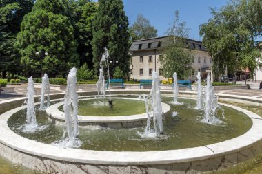 Godech, Bulgaristan - 14 Temmuz 2014: Kasaba, Godech, Sofia Region, Bulgaristan Merkezi