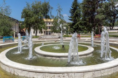 Godech, Bulgaristan - 14 Temmuz 2014: Kasaba, Godech, Sofia Region, Bulgaristan Merkezi