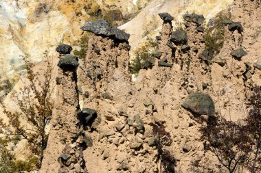 Sonbahar manzara kaya oluşumu Şeytan'ın Town Radan dağ, Sırbistan