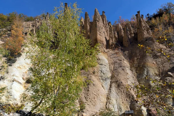Sonbahar manzara kaya oluşumu Şeytan'ın Town Radan dağ, Sırbistan