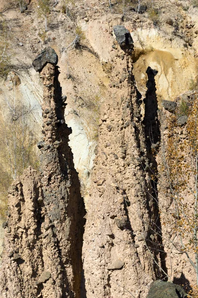 Sonbahar manzara kaya oluşumu Şeytan'ın Town Radan dağ, Sırbistan
