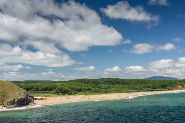 Sinemorets Köyü, Burgaz bölge, Bulgaristan Veleka Nehri'nin ağzında kumsalda ile manzara