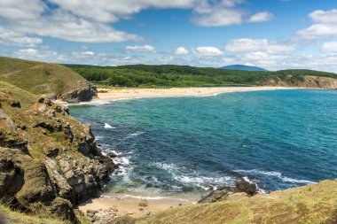 Sinemorets Köyü, Burgaz bölge, Bulgaristan Veleka Nehri'nin ağzında kumsalda ile manzara
