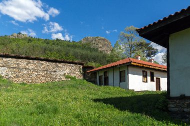 Ortaçağ Rahibe Manastırı Orlitsa St. Havari Peter ve Paul Rila Manastırı, Köstendil bölge, Bulgaristan yakın: