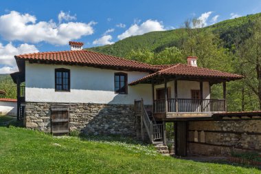 Ortaçağ Rahibe Manastırı Orlitsa St. Havari Peter ve Paul Rila Manastırı, Köstendil bölge, Bulgaristan yakın: