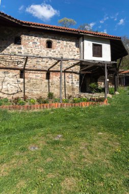 Ortaçağ Rahibe Manastırı Orlitsa St. Havari Peter ve Paul Rila Manastırı, Köstendil bölge, Bulgaristan yakın:
