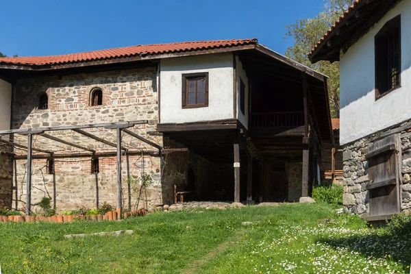 Ortaçağ Rahibe Manastırı Orlitsa St. Havari Peter ve Paul Rila Manastırı, Köstendil bölge, Bulgaristan yakın: