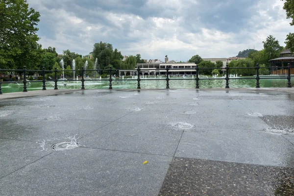 Plovdiv, Bulgaristan - 25 Mayıs 2018: Panoramik şarkı çeşmeler Şehir Plovdiv, Bulgaristan