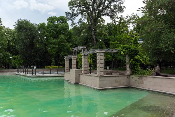 Plovdiv, Bulgaristan - 25 Mayıs 2018: Panoramik şarkı çeşmeler Şehir Plovdiv, Bulgaristan