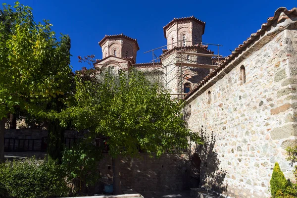 Meteora, Thessaly, Yunanistan kutsal Varlaam Manastırı şaşırtıcı günbatımı manzarası