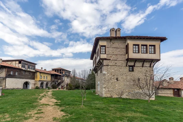 Ortaçağ binaları Saint Nedelya, Plovdiv Bölge, Bulgaristan Arapovo Manastırı