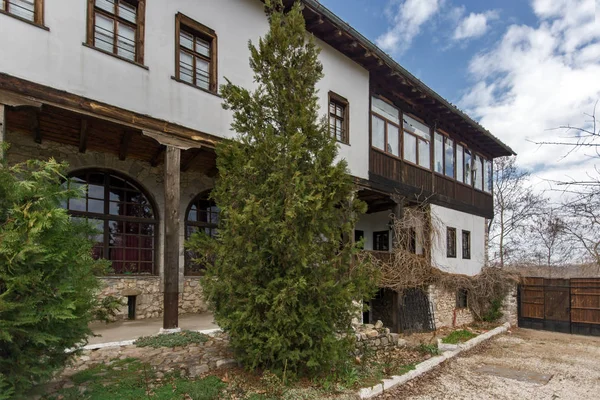 Ortaçağ binaları Saint Nedelya, Plovdiv Bölge, Bulgaristan Arapovo Manastırı