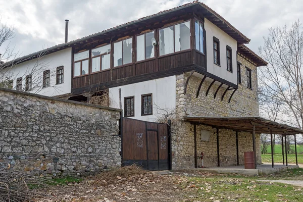 Ortaçağ binaları Saint Nedelya, Plovdiv Bölge, Bulgaristan Arapovo Manastırı