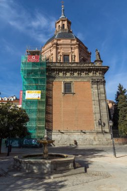 Madrid, İspanya - 23 Ocak 2018: St Andrew Kilisesi Madrid şehir, İspanya görünümünü şaşırtıcı