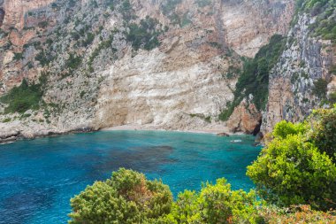 Mavi su ve kayalar Beach Zakynthos Island, Yunanistan