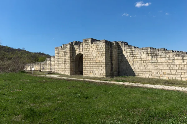 遗址的第一个保加利亚帝国中世纪堡垒大普雷斯拉夫 大普雷斯拉夫 舒门地区 保加利亚的首都城市 — 图库照片
