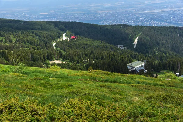 Panorama Com Colinas Verdes Montanha Vitosha Região Cidade Sofia Bulgária — Fotografia de Stock
