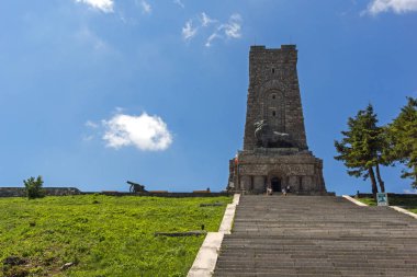 Shipka, Bulgaristan - 6 Temmuz 2018: Yaz görünümünü anıt özgürlük Shipka, Stara Zagora bölge, Bulgaristan