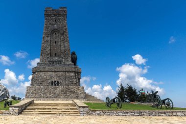 Shipka, Bulgaristan - 6 Temmuz 2018: Yaz görünümünü anıt özgürlük Shipka, Stara Zagora bölge, Bulgaristan