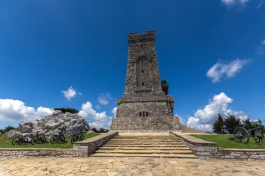 Shipka, Bulgaristan - 6 Temmuz 2018: Yaz görünümünü anıt özgürlük Shipka, Stara Zagora bölge, Bulgaristan