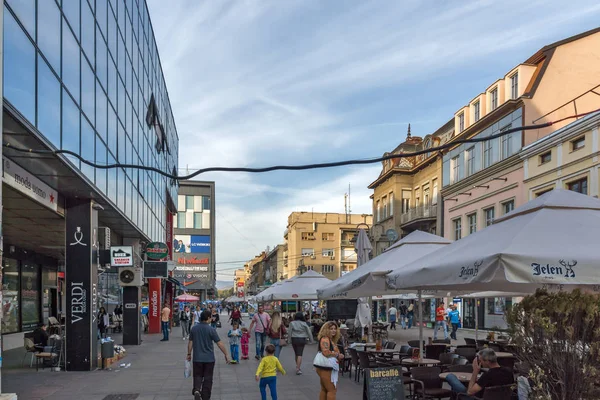 Nis Servië Oktober 2017 Lopen Mensen Centrale Straat Van Stad — Stockfoto