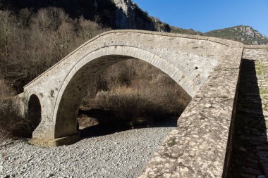 Missios köprü manzara Vikos gorge ve Pindus Dağları, Zagori, Epirus, Yunanistan