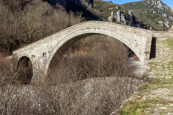 Пейзаж Моста Missios Ущелье Vikos Горы Pindus Zagori Эпир Греция — стоковое фото