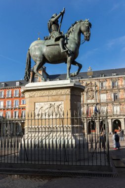 Madrid, İspanya - 23 Ocak 2018: Plaza Mayor, Madrid, İspanya şehirde ziyaret turist