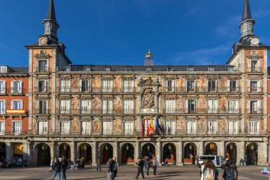 Madrid, İspanya - 23 Ocak 2018: Plaza Mayor, Madrid, İspanya şehirde ziyaret turist