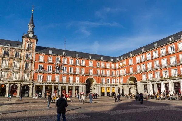 Madrid Espanha Janeiro 2018 Turista Visitando Plaza Mayor Cidade Madrid — Fotografia de Stock