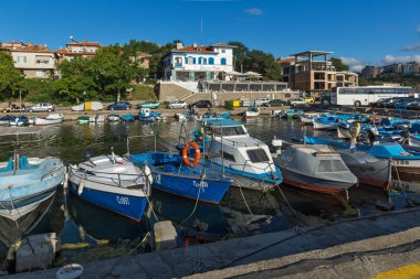 Sozopol, Bulgaristan - 12 Temmuz 2016: Küçük balıkçı tekneleri kasaba Sozopol, Burgaz bölge, Bulgaristan bağlantı noktasında