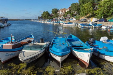 Sozopol, Bulgaristan - 12 Temmuz 2016: Küçük balıkçı tekneleri kasaba Sozopol, Burgaz bölge, Bulgaristan bağlantı noktasında