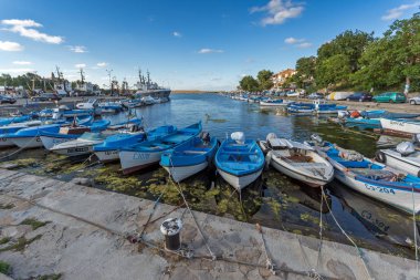 Sozopol, Bulgaristan - 12 Temmuz 2016: Küçük balıkçı tekneleri kasaba Sozopol, Burgaz bölge, Bulgaristan bağlantı noktasında