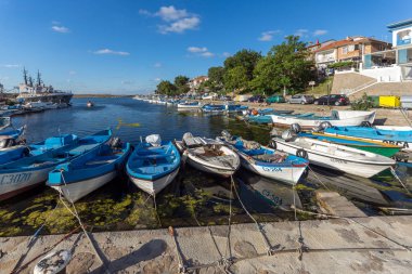 Sozopol, Bulgaristan - 12 Temmuz 2016: Küçük balıkçı tekneleri kasaba Sozopol, Burgaz bölge, Bulgaristan bağlantı noktasında