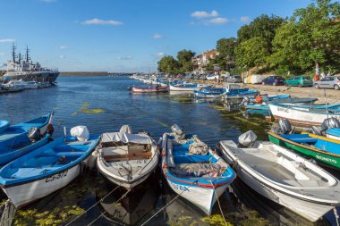 Sozopol, Bulgaristan - 12 Temmuz 2016: Küçük balıkçı tekneleri kasaba Sozopol, Burgaz bölge, Bulgaristan bağlantı noktasında