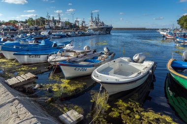 Sozopol, Bulgaristan - 12 Temmuz 2016: Küçük balıkçı tekneleri kasaba Sozopol, Burgaz bölge, Bulgaristan bağlantı noktasında