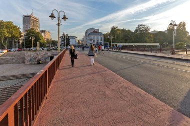 Nis, Sırbistan - 21 Ekim 2017: Sunset görünümünü giriş kale Belediye Başkanı niş, Sırbistan