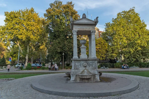 Nis Serbia October 2017 Chair Fountain Central Street City Nis — Stock Photo, Image