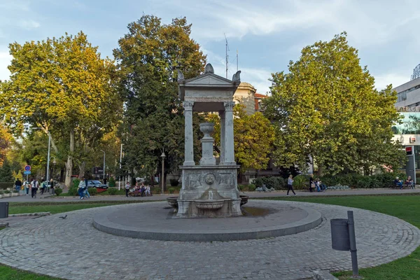 Nis Serbia Oktober 2017 Stuhlbrunnen Der Zentralen Straße Der Stadt — Stockfoto