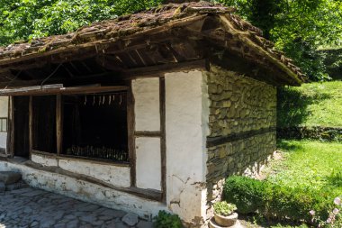 Mimari etnografik kompleksi EDDR (Etara) yakınındaki şehir Gabrovo, Bulgaristan